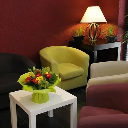 Hotel The Originals Boutique, 3*